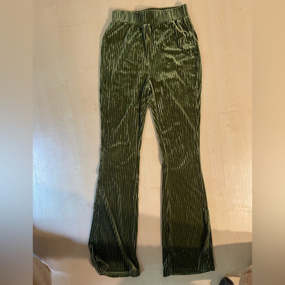 Velvet green Women’s pants flare bottom (fitted)